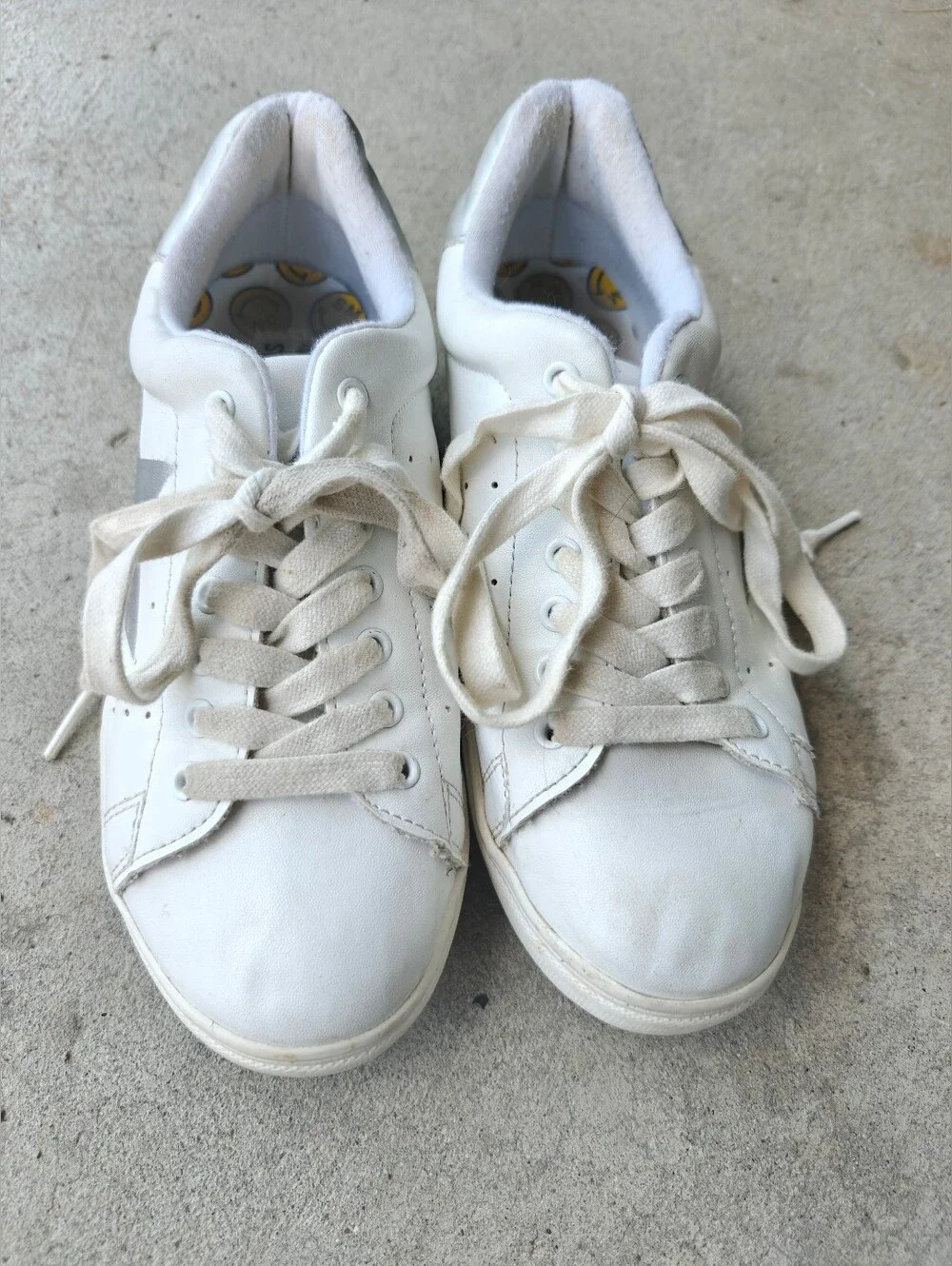 Steve Madden Payden Sneakers Girls Size 4 Silver Star Metallic Silver